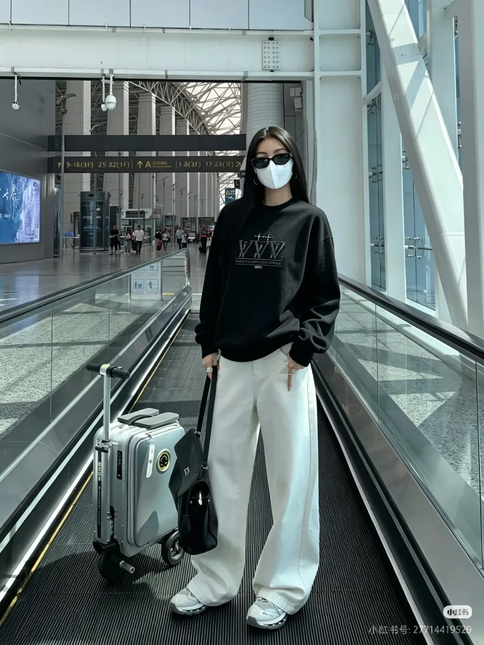 Louis Vuitton/Louis Vuitton beaded embroidered crew neck sweatshirt